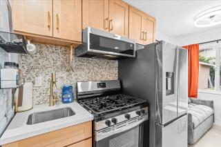 20 percent OFF Cozy Modern Suite - 1