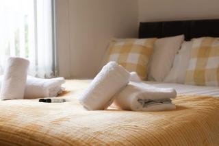 Queen Mary's - 2 Ensuites - Wi-Fi - Free Parking - 7