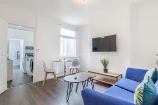 Queen Mary's - 2 Ensuites - Wi-Fi - Free Parking - 4