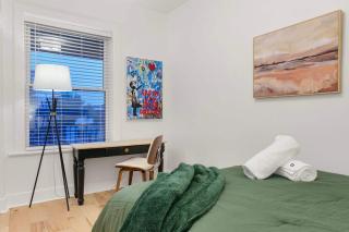 Stay in Wrigley Close to the Field Lake & Food - 2