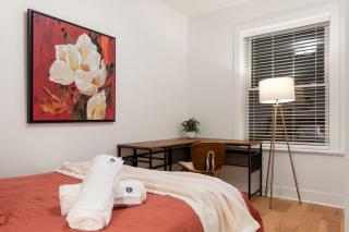 Steps from Wrigley Field and Lake Michigan - 2