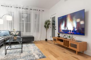 Lakeview 6Bed 4Bath by Wrigley Field - 1