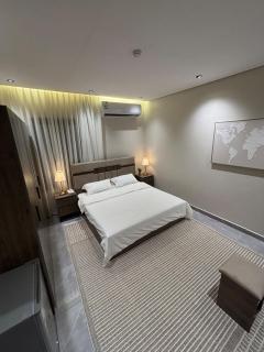 Elegant 3-Bedroom Apartment Smart Entry - 3