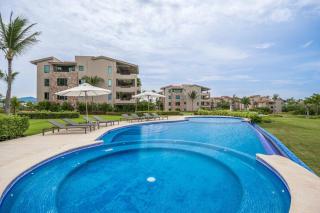 Luxury Ground-Floor Condo 3 bed 4 and half bath - 9