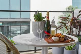 Stay On Fish Lane - 1