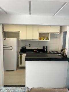 Apatapamento 2 quartos com excelente localização, segurança e com tudo o que você e sua família precisam pra uma estadia confortável! - 4