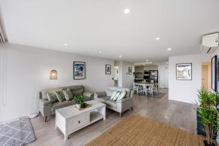 Luxury Spacious 3 Bedroom Apartment - Gold Coast - 4