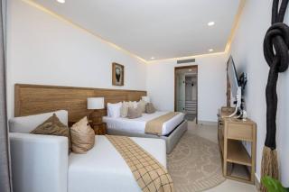 New Lux 4 bed - Your Dream Beachfront Getaway - 2