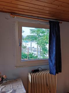 Rooms direct at Metro pallini 200 meter from Train Station and 3 station to Airport and central station to go anywhere to all Athens from here - 4