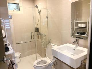 Unit 2H 81 Newport Boulevard Condominium Perfect for Layovers Across NAIA Terminal 3 - 1