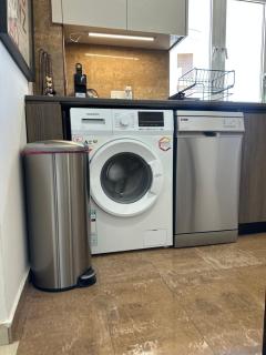 Superb Seaview Flat, Prime Area - 8