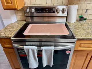 Beautiful 2 Bedroom Suite - 8