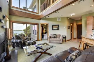 Heavenly Waterfront Retreat - Boat dock, DEEP cove - 4