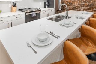 The Saddlery - Key Note - Walk to Broadway - 8