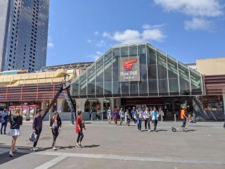 KozyGuru | Box Hill | Elegant City Hideaway - 2