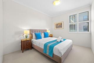 KozyGuru | Gladesville | Elegant Modern Retreat - 6