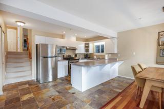 Free St Parking/Entire Local Family House/Sleep 8! - 9