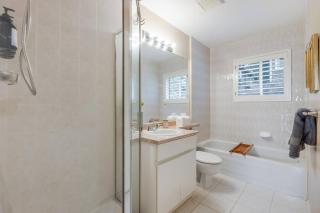 Free St Parking/Entire Local Family House/Sleep 8! - 2