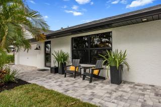Near Beach 3BR with King Suite, Pool and BBQ - 9