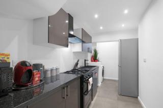 Spacious 5 Bedroom 3 Bath Serviced House in Croydon - 4