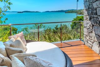 Edge 18 Waterfront Luxury - 0