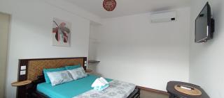 Villa Helene's Cozy Corner Retreat - 4