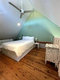 Crescent Coastal Loft - Stroll to Surf, Outdoor Terrace, WFH Nook - 6