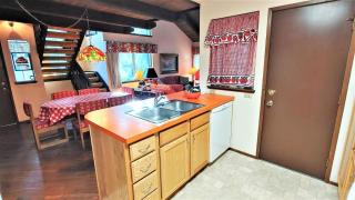 Tennis Village 3 apts - 2