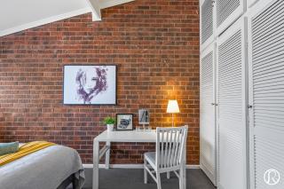 Norwood Urban Sanctuary Condo 2b1b free parking - 3