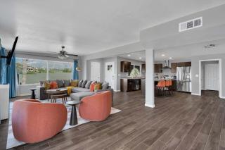 New Sonoran Oasis pool hot Tub Sleeps 12 - 5