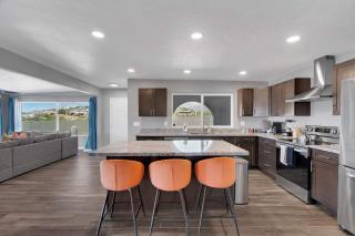 New Sonoran Oasis pool hot Tub Sleeps 12 - 1