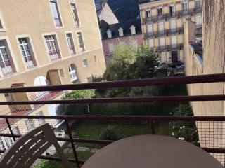 Studio lumineux avec balcon au centre de Cauterets - FR-1-812-148 - 1