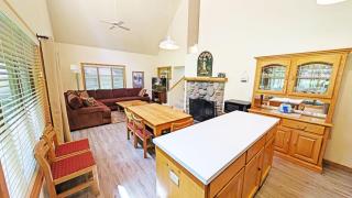 Circle 4 Condo 14 condo - 3