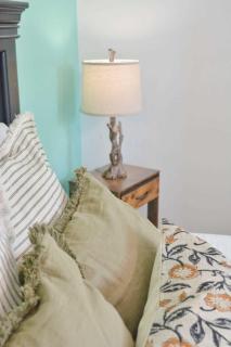 1-Bedroom Retreat Apt 3 - 2