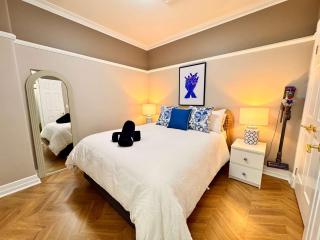 Convenience and comfort 1BR Apartment Walk To Queen St Mall - 1