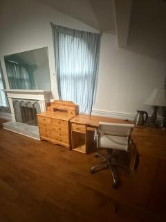 EXTRA Large Suite with Ensuite Bathroom, Microwave & Fridge - 2