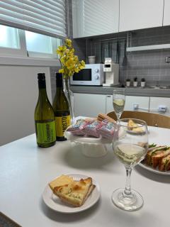 Suwon Haenggung, Banghwa Waterway, Flying Suwon, Workation , Jane House - 1