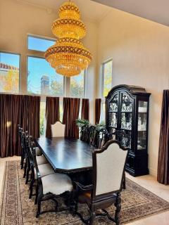 Luxurious Getaway in Unique Executive Estate - 5