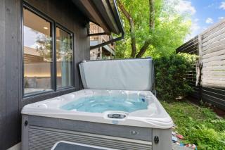 Mountain and Main at Old Town - 8