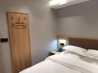 Green Tree Inn Express Huainan Xiejiaji District Orient Guangji Hospital - 3