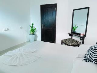 Hikka Heaven Guest House - 6