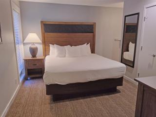 7th Mtn 823F condo - 9