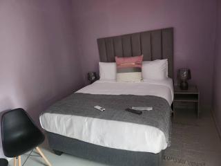 Luxe Residence Guest House - 2