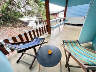 Koh Chang Baanrimtalay - 1