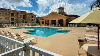 Pool Side Tree House - 7