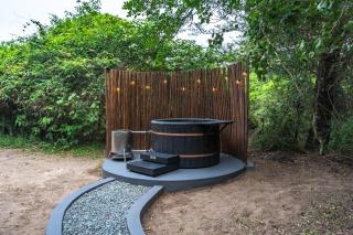 The Cabin Luxury Safari Villa, Private Pool, Hot tub, Outdoor Shower, Giraffe Tower, Free Standing Bath, Private Game Reserve, Romantic Getaway, Ultimate Bush Luxury - 8