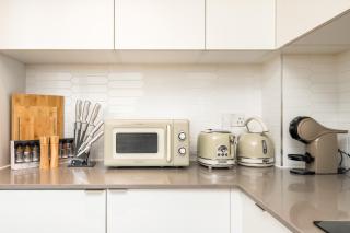 Luxe Apartment with Views, Gym, Game room & Cinema - 3