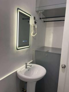 A Perfect City Escape in a Prime Location - 7