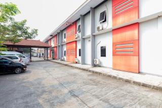 RedDoorz near T1 Juanda Airport - 7
