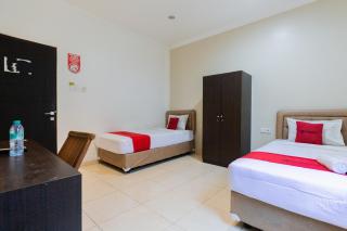 RedDoorz near T1 Juanda Airport - 2